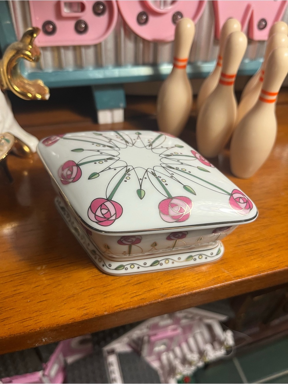 The Leonardo Collection Vintage Diamond Shaped Floral Trinket Box